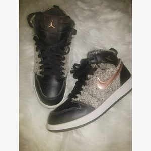 Jordan 1 MID BP